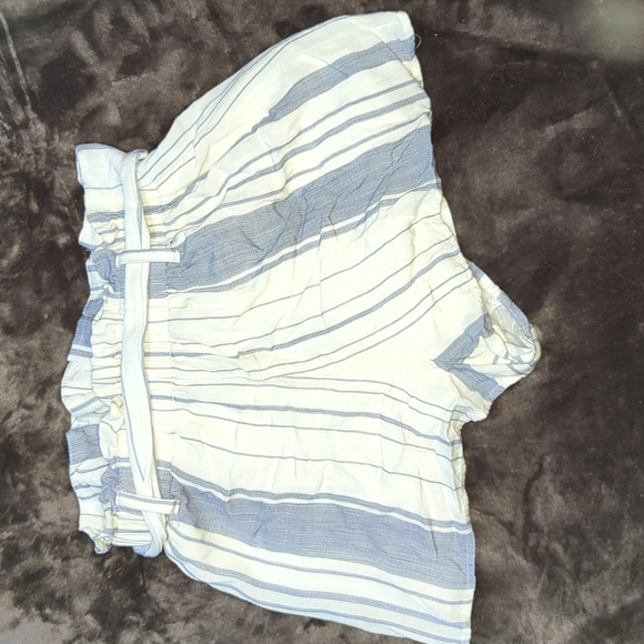 L.A Hearts Striped Flowy Shorts - Picture 3 of 3